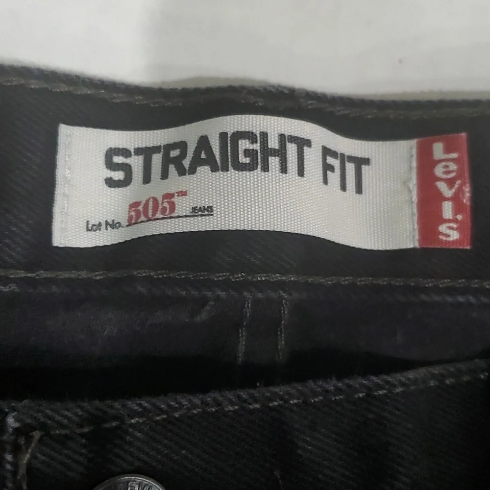 MENS LEVIS 505 BLACK JEANS 38 X 32 STRAIGHT FIT